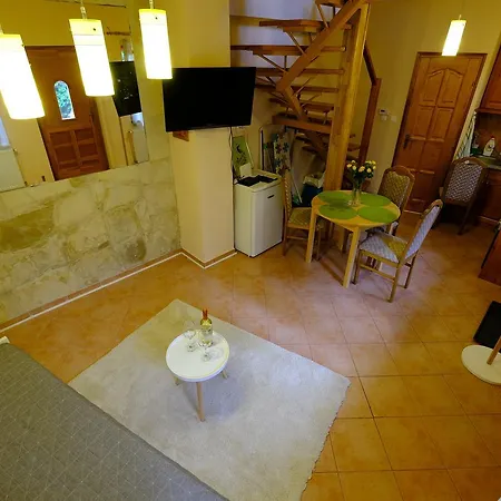 Heart Of Green Apartment